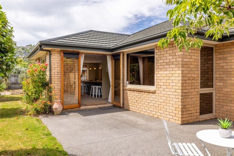 Photo of property in 8 Piper Lane, Beckenham, Christchurch, 8023