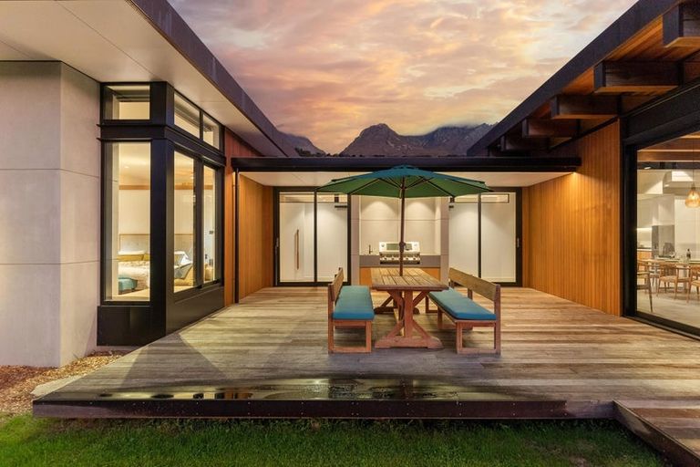 Photo of property in Wyuna, 5 River Valley View, Glenorchy, 9372