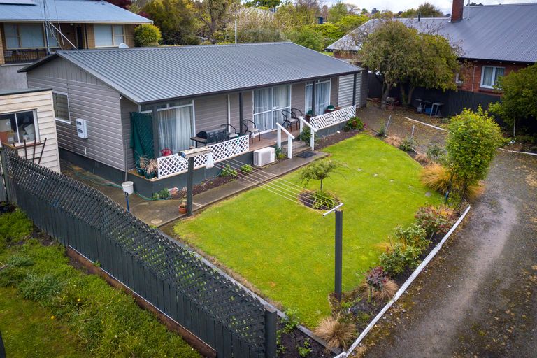 Photo of property in 12-12a Campbell Street, Maori Hill, Timaru, 7910