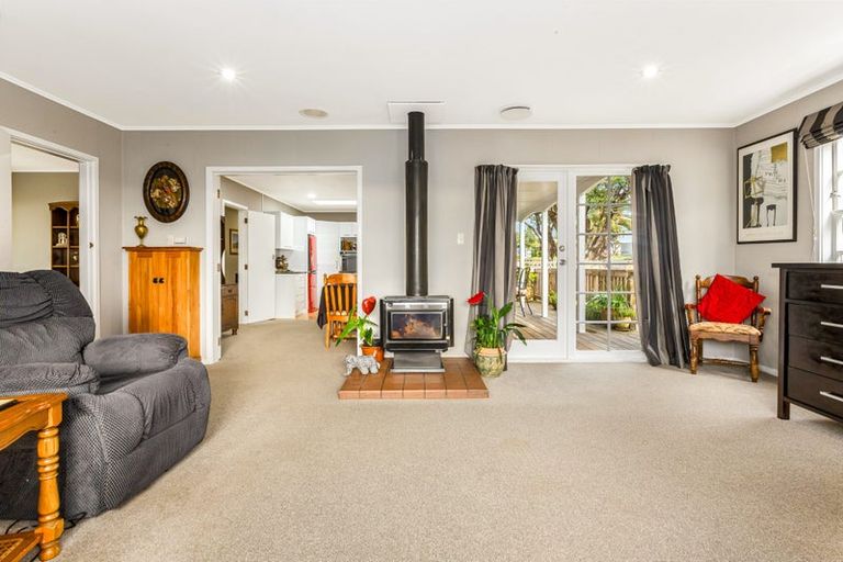 Photo of property in 7 Luff Place, Whitby, Porirua, 5024