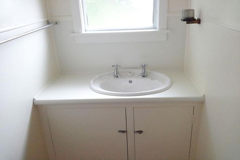 Photo of property in 258 Mangorei Road, Merrilands, New Plymouth, 4312