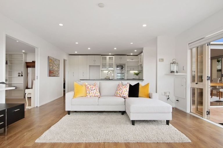 Photo of property in 32 Wiseley Road, Hobsonville, Auckland, 0618