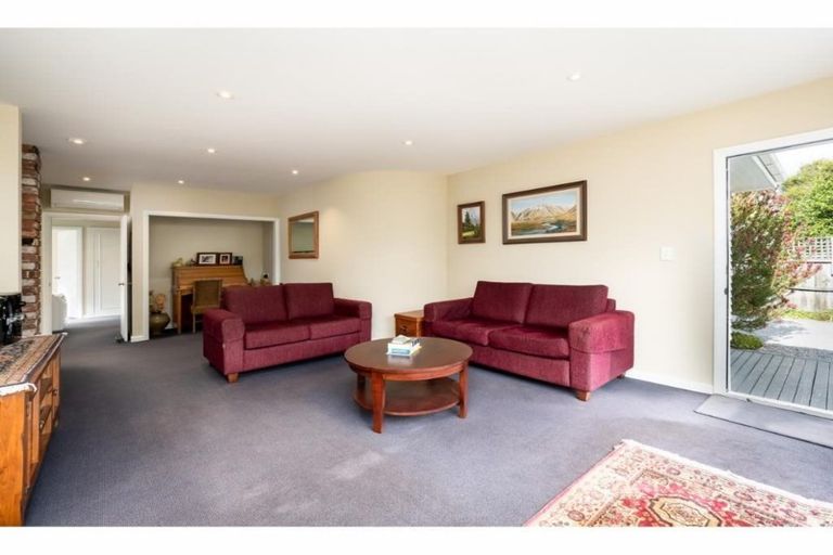Photo of property in 2/49 Ashgrove Terrace, Somerfield, Christchurch, 8024