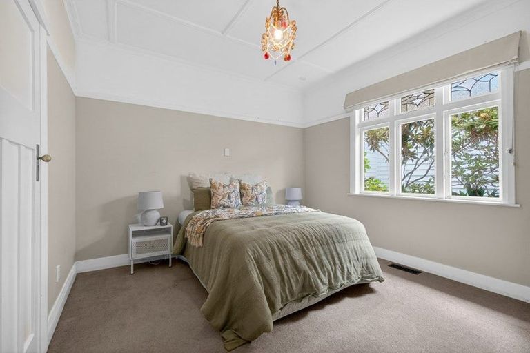 Photo of property in 49 Tio Tio Road, Miramar, Wellington, 6022