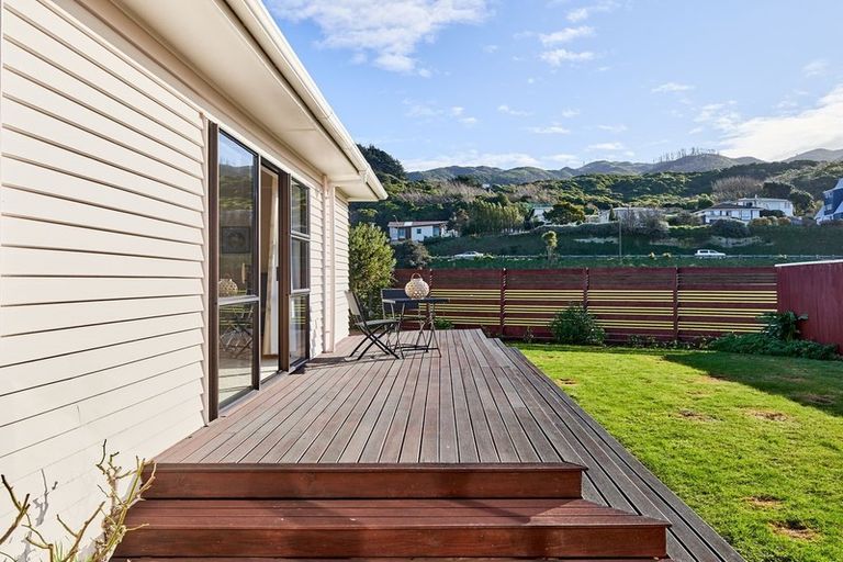 Photo of property in 27 Findlay Street, Tawa, Wellington, 5028