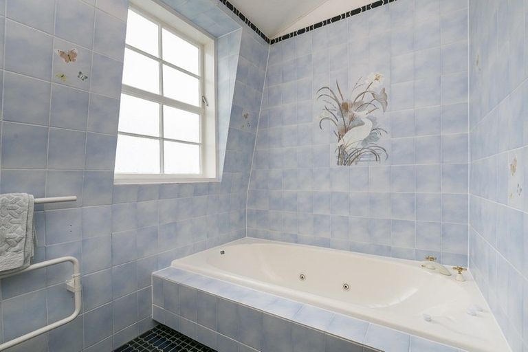 Photo of property in 7 Epping Grove, Karori, Wellington, 6012