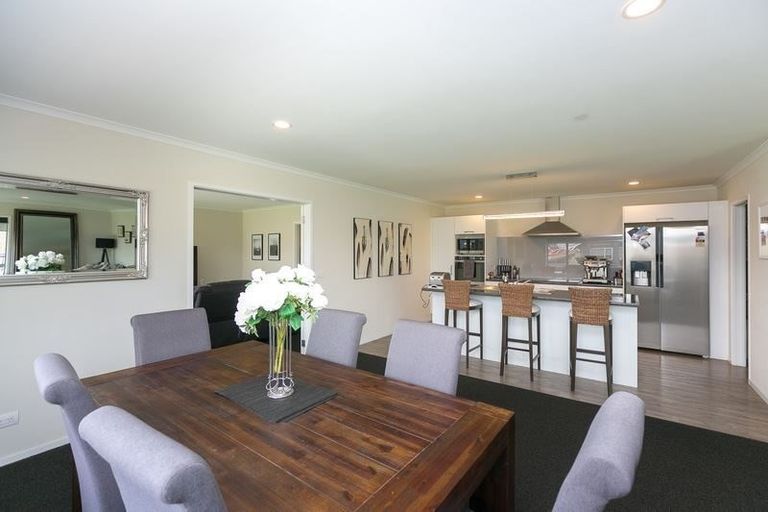 Photo of property in 126 Pohutukawa Place, Waiwhakaiho, New Plymouth, 4312