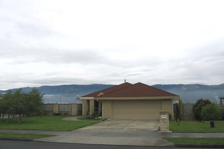 Photo of property in 1 Birkinshaw Grove, Riverstone Terraces, Upper Hutt, 5018