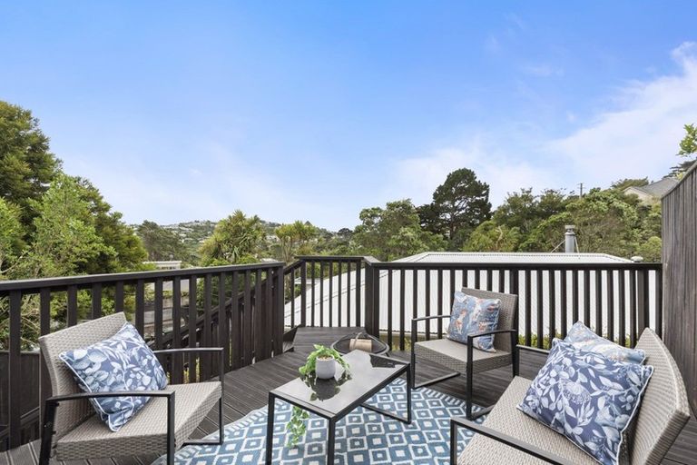 Photo of property in 47b Lyndfield Lane, Newlands, Wellington, 6037