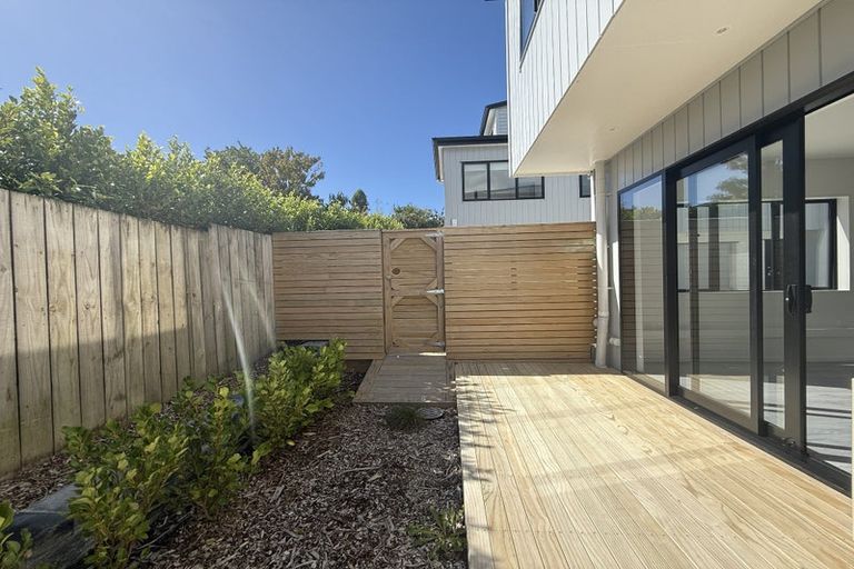 Photo of property in 33c Garadice Road, Rothesay Bay, Auckland, 0630