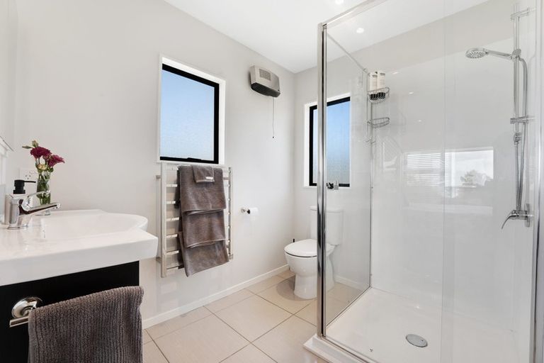 Photo of property in 81b William Bayes Place, Red Beach, 0932