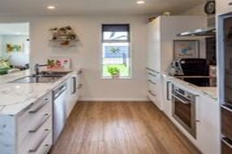 Photo of property in 56 Gillman Place, Pegasus, 7612