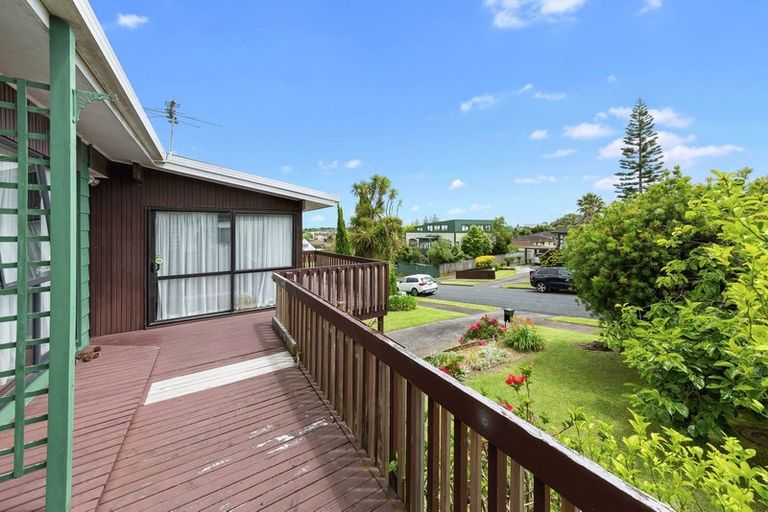 Photo of property in 5 Glenshee Place, Highland Park, Auckland, 2010