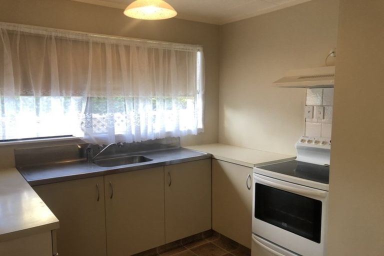 Photo of property in 1/6 Hoyle Place, New Plymouth, 4310