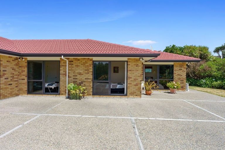 Photo of property in 47 Rutherford Drive, Waikanae Beach, Waikanae, 5036