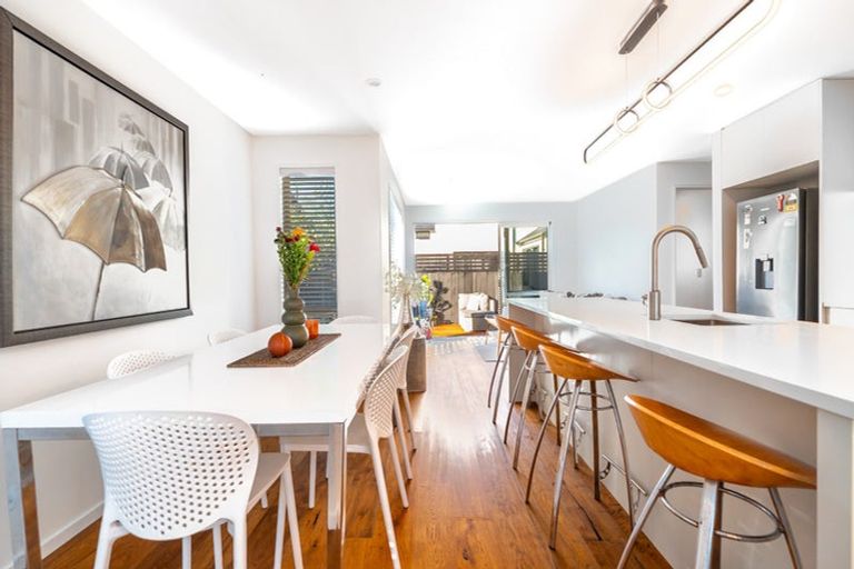 Photo of property in 2/179 Weston Road, St Albans, Christchurch, 8052