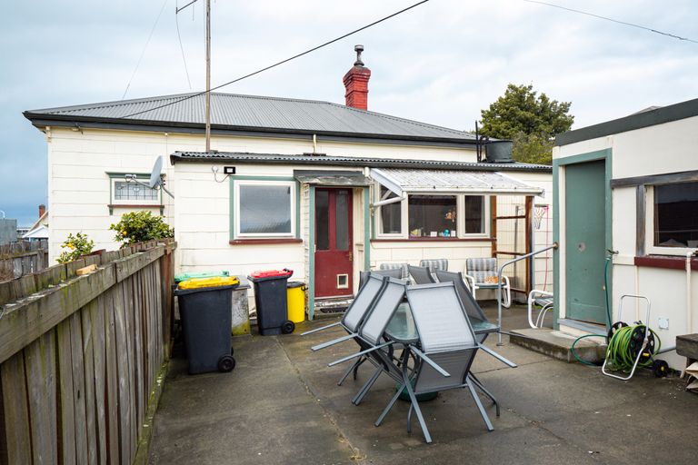 Photo of property in 12-12a Campbell Street, Maori Hill, Timaru, 7910