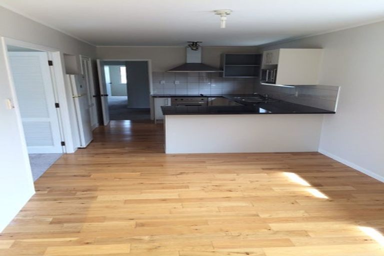 Photo of property in 34 Priestley Drive, Bucklands Beach, Auckland, 2014
