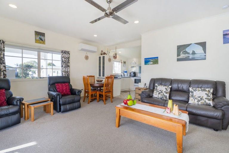 Photo of property in 50 Whitby Avenue, Whitianga, 3510