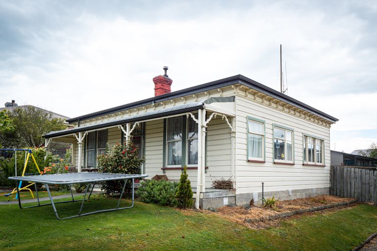 Photo of property in 12-12a Campbell Street, Maori Hill, Timaru, 7910