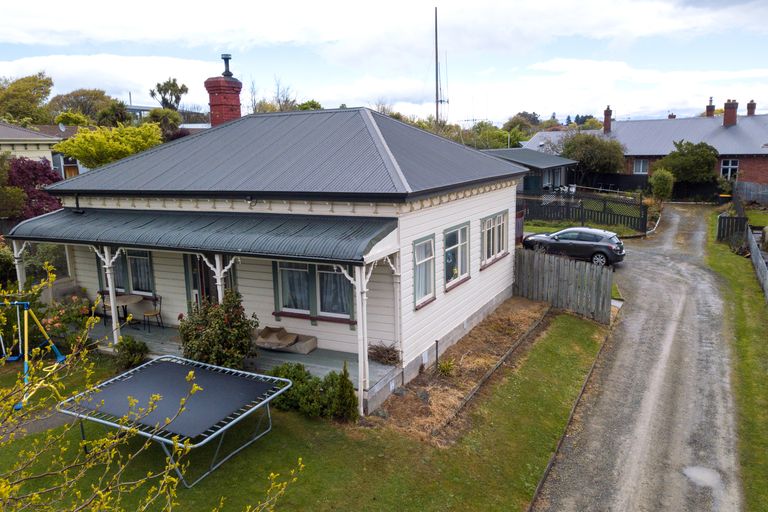 Photo of property in 12-12a Campbell Street, Maori Hill, Timaru, 7910