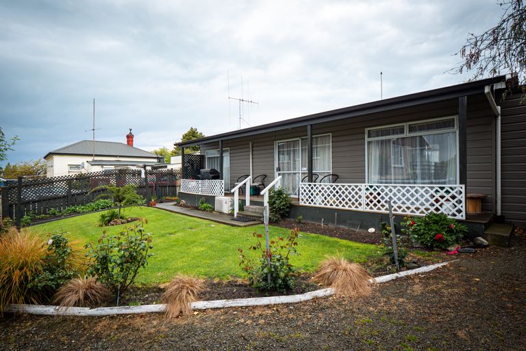 Photo of property in 12-12a Campbell Street, Maori Hill, Timaru, 7910
