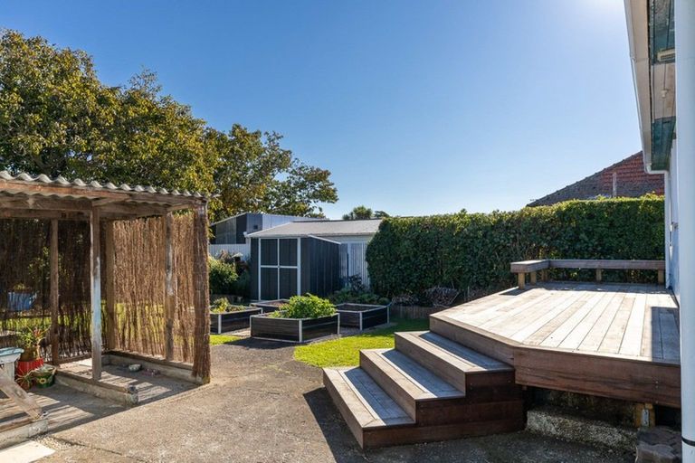 Photo of property in 41 Seymour Street, Waitara, 4320