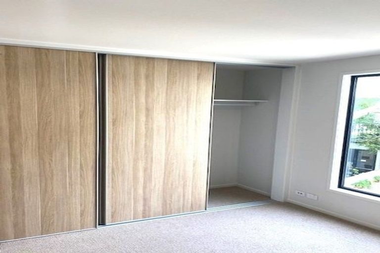 Photo of property in 19 Lyons Avenue, Murrays Bay, Auckland, 0630