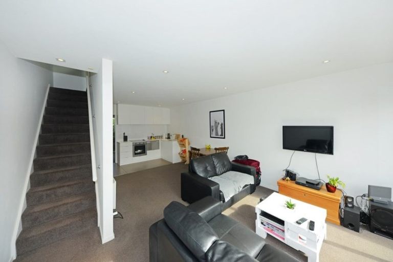 Photo of property in 9/20 North Avon Road, Richmond, Christchurch, 8013
