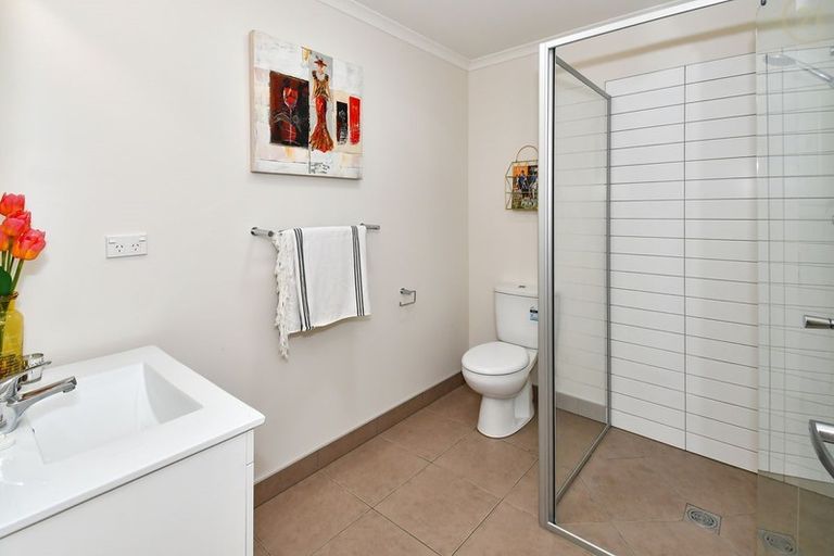 Photo of property in 11 Fermi Lane, Papakura, 2110