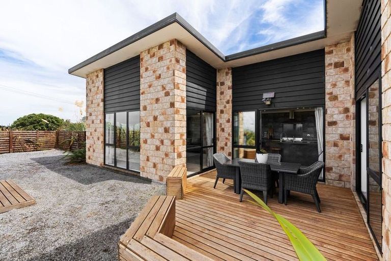Photo of property in 25 Tunnel Beach Road, Blackhead, Dunedin, 9076