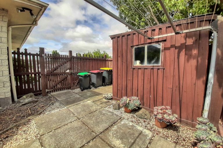 Photo of property in 2/17b Prestons Road, Redwood, Christchurch, 8051