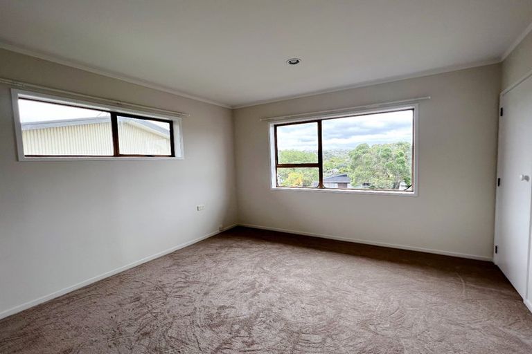 Photo of property in 15 Oaktree Avenue, Browns Bay, Auckland, 0630