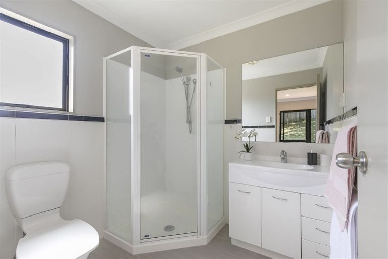 Photo of property in 45 Helleur Road, Massey, Auckland, 0614