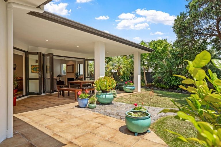 Photo of property in 22 Glamis Avenue, Manly, Whangaparaoa, 0930