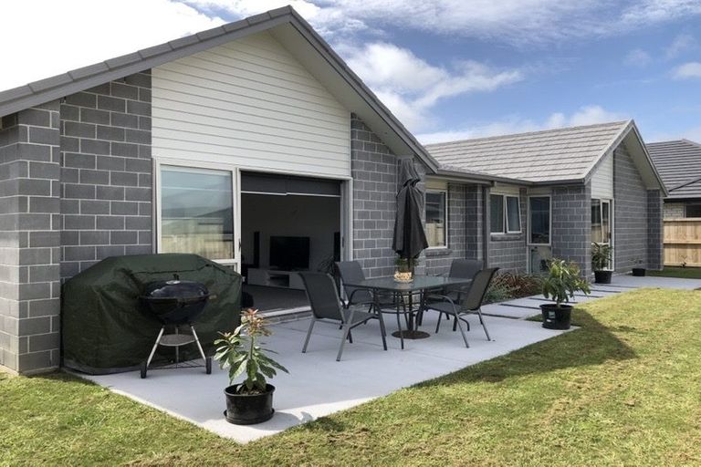 Photo of property in 19 Naeo Close, Papamoa Beach, Papamoa, 3118