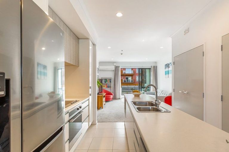 Photo of property in 17 Kanuka Road, Hobsonville, Auckland, 0616