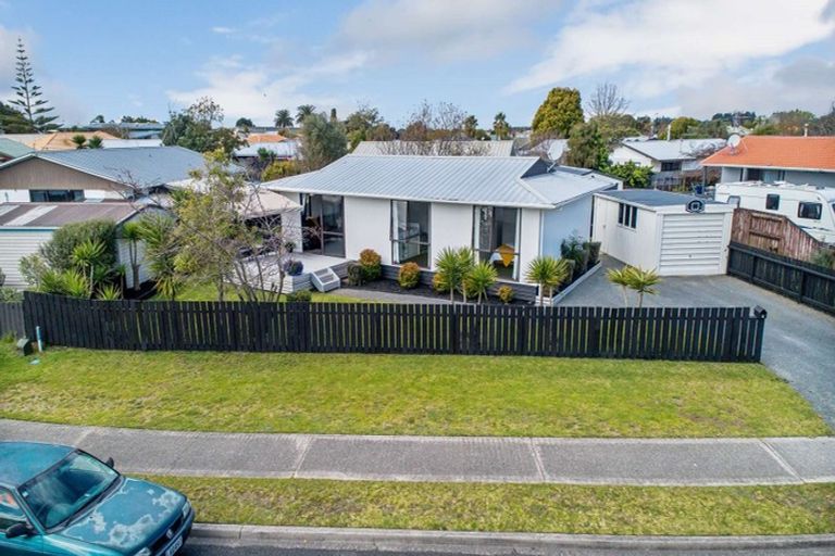 Photo of property in 8 Longstead Avenue, Papamoa Beach, Papamoa, 3118