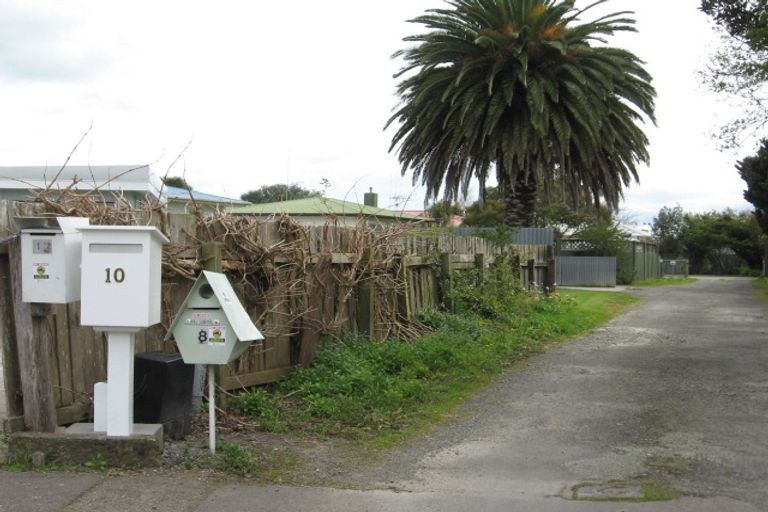 Photo of property in 10 Chester Crescent, West End, Palmerston North, 4410