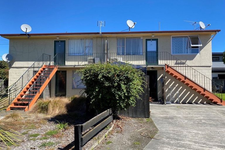 Photo of property in 55 Olliviers Road, Phillipstown, Christchurch, 8011