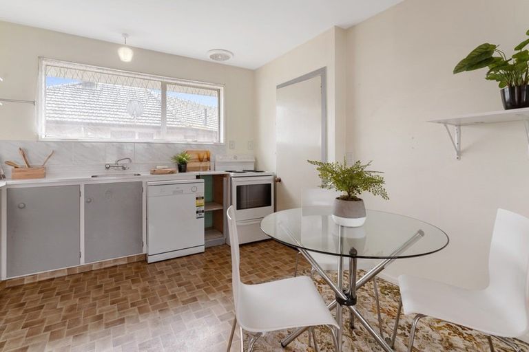 Photo of property in 84 Pacific Road, North New Brighton, Christchurch, 8083