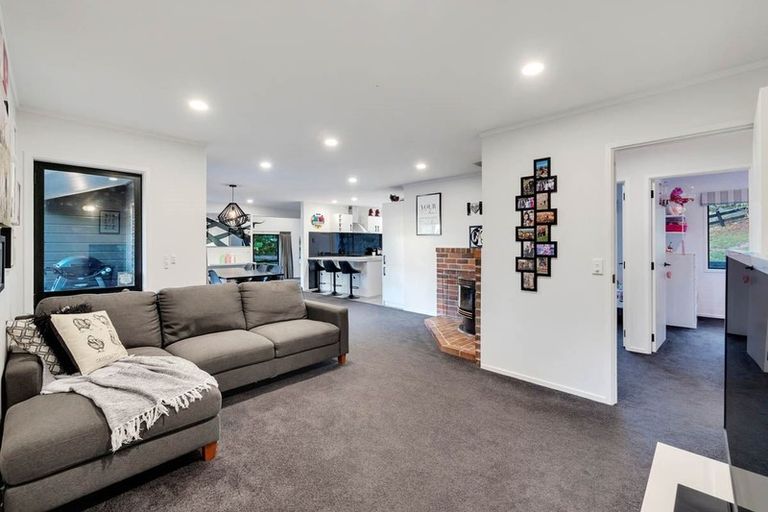 Photo of property in 231 Kaipara Road, Papakura, 2582