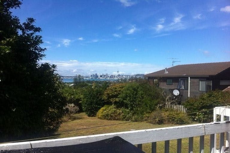 Photo of property in 84 Ocean View Road, Northcote, Auckland, 0627
