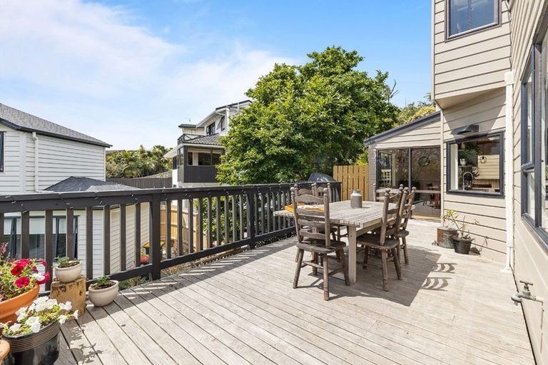 Photo of property in 1/283 East Coast Road, Mairangi Bay, Auckland, 0630