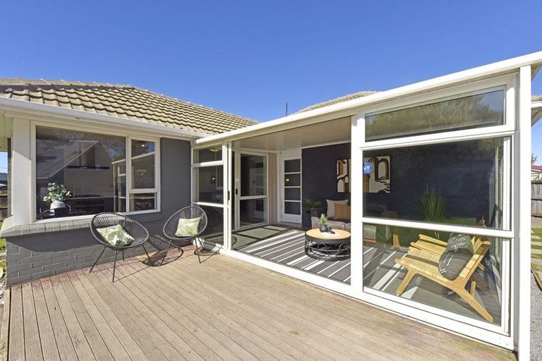 Photo of property in 21 Wildwood Avenue, Wainoni, Christchurch, 8061