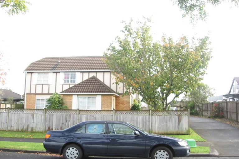 Photo of property in 1/51 Jillteresa Crescent, Half Moon Bay, Auckland, 2012