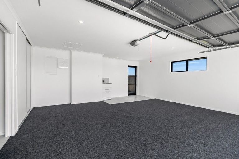 Photo of property in 77 Kaurinui Crescent, One Tree Point, 0118