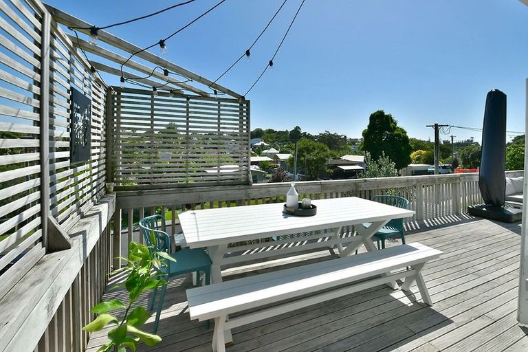Photo of property in 1/6 Sundown Avenue, Manly, Whangaparaoa, 0930
