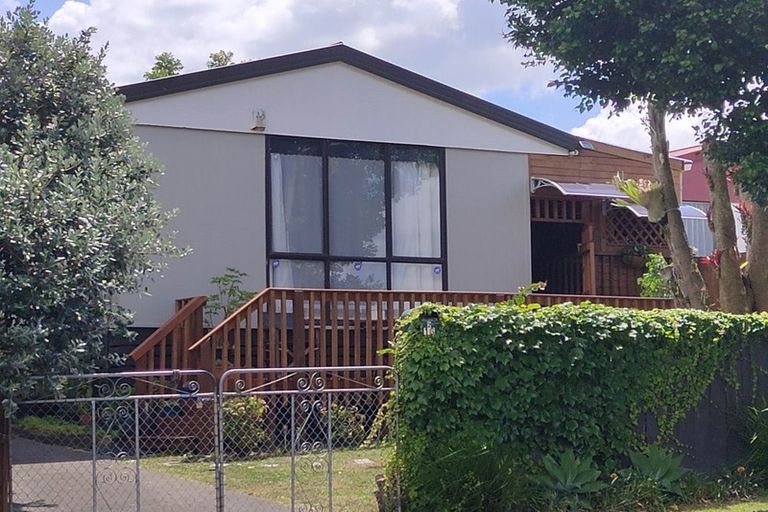 Photo of property in 2/16 Barneys Farm Road, Clendon Park, Auckland, 2103