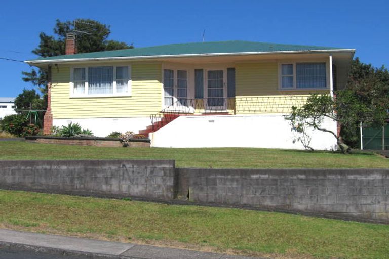 Photo of property in 31 Divich Avenue, Te Atatu South, Auckland, 0610